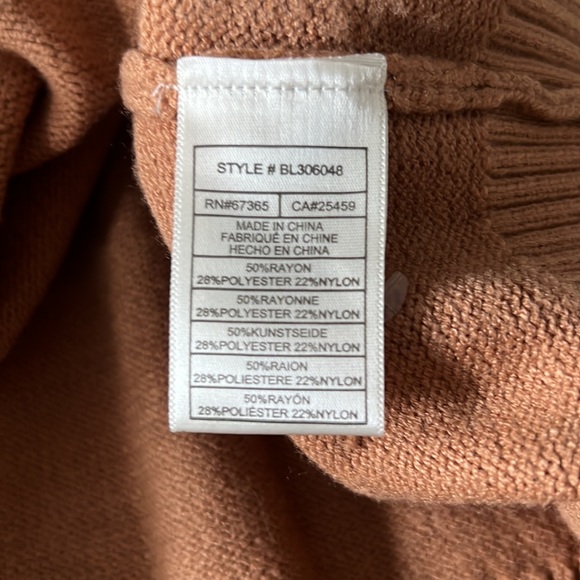 BB Dakota by Steve Madden cropped sweater - Picture 4 of 6